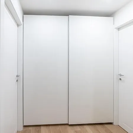 New! Galleria White X2 Apartment Parma