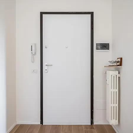 New! Galleria White X2 Apartment *